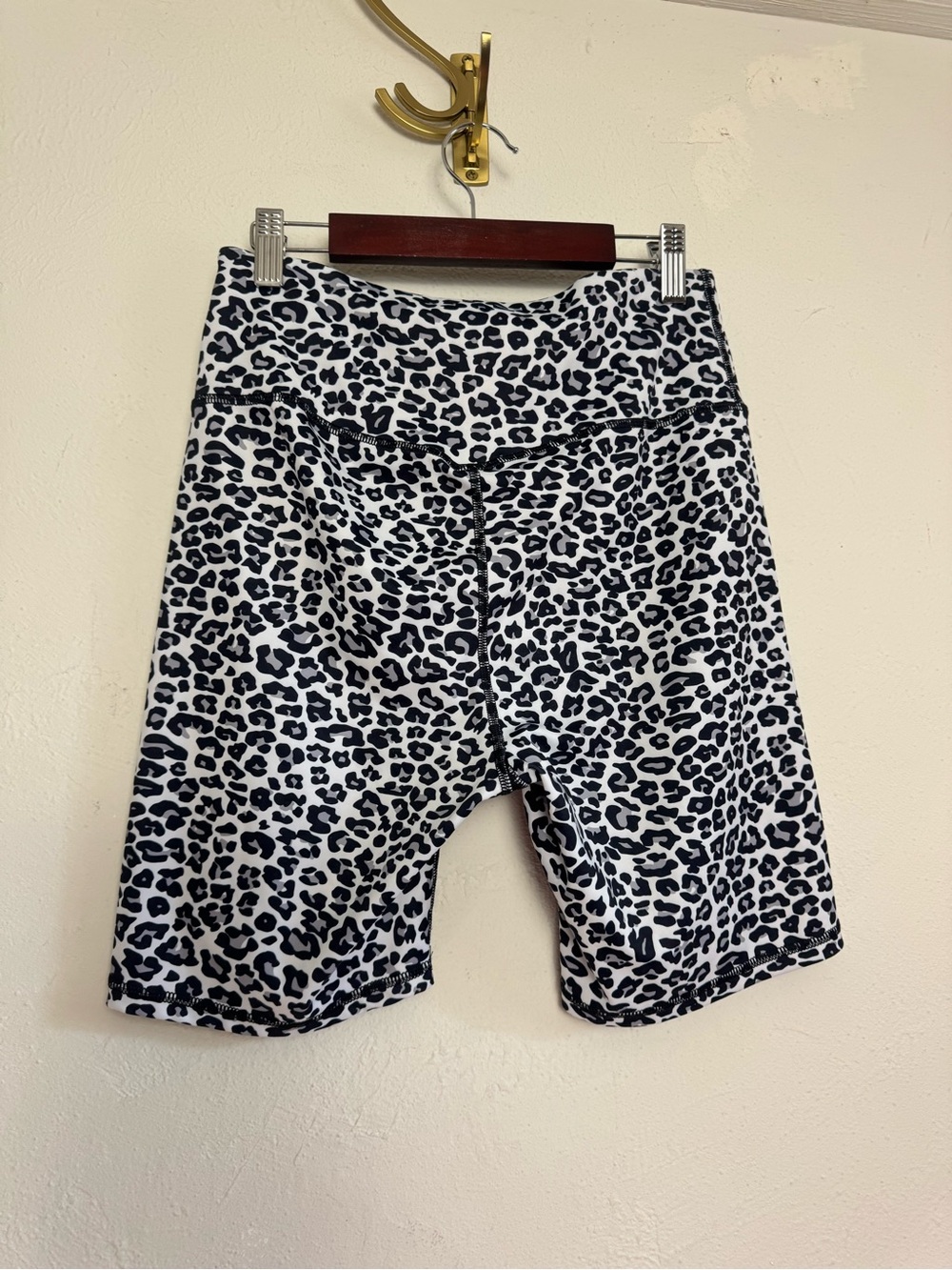 High‎ Rise Bermuda Length Leopard Print Bike Shorts - Picture 3 of 8